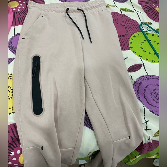 Pink Nike tech fleece pants - Picture 3 of 3